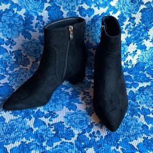 4/$20 Lulu’s Sophia black suede pointed toe booties